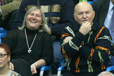 Елена Батурина с мужем мэром столицы Юрием Лужковым во время Кубка Дэвиса