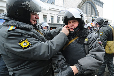 Милиция усилила патрулирование на площади у Киевского вокзала