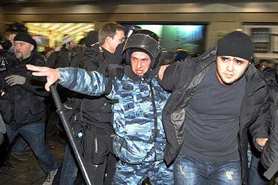 В Москве задержано около тысячи человек из числа радикальной молодежи