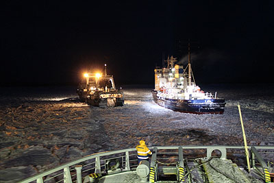 Операция по спасению судов в Сахалинском заливе
