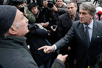 Виктор Ющенко прибыл на допрос в Генпрокуратуру