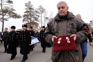 Один в лодке не воин?