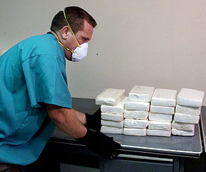 Безработица, "Лексус", кокаин