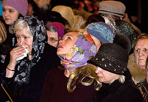 Скорбящие по Патриарху