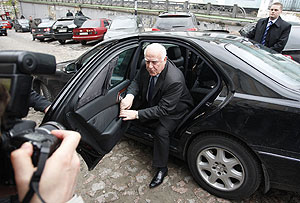 Черномырдин остается послом в Киеве