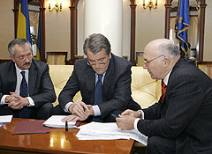 Ющенко против Тимошенко: бойцовский клуб по-украински