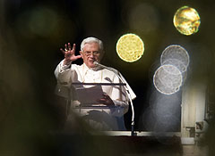 Папа Римский бьет тревогу