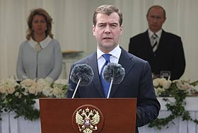 Награды находят героев