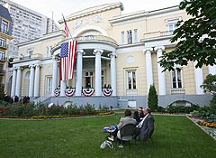 Что скрывает резиденция американского посла