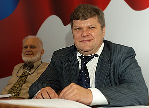 Споры о "Яблоке"