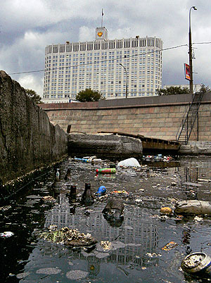 Москва-река превращается в токсичное болото