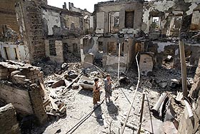 Только стрекотание сверчков