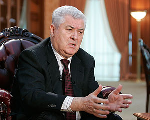 Кто кого назвал мусорной свалкой