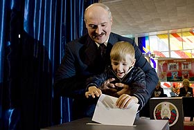 Выборы и факельное шествие