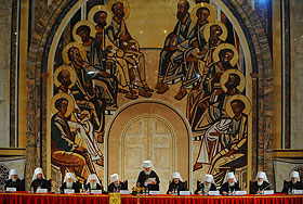 Один из трех