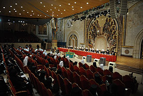 Новый патриарх: 702 выбирают из трех