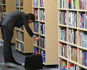 Кризис заставит читать книги