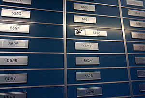 Банки расстаются с жизнью из-за нехватки денег