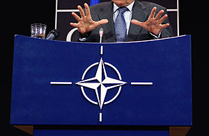 Украина и НАТО: невзаимная любовь лет на 15