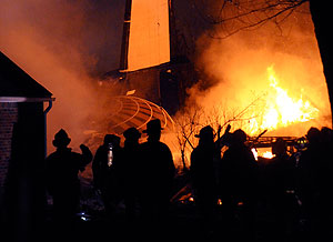 Самолет разбился, все погибли. Фото