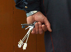 Главное - мы гарантируем безопасность людей