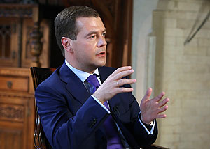 Соседи бранятся – только тешатся?