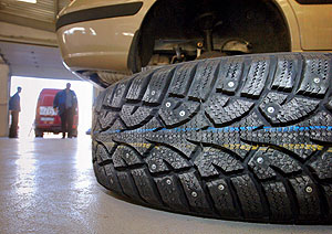 Шипы: снимаем по команде?