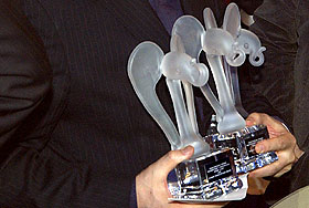 Раздача "Белых слонов"