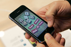 iPhone против кризиса