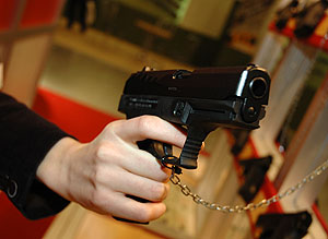 Кто кого перестреляет