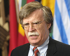 "Обама едет в Москву просить о помощи"