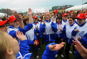 Во имя чего стоят "Наши" на Селигере