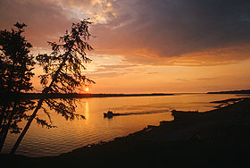 Затонувший катер найден