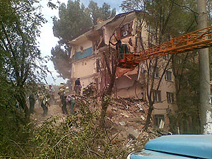 Тела под завалами