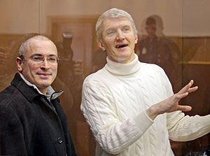 Кто решает судьбу Ходорковского?