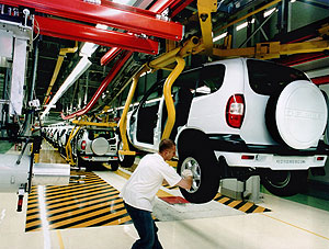 Chevrolet Niva тормозит до осени