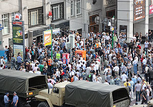 Разгул демократии на Триумфальной. Фото