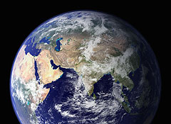 Искать сухогруз из космоса