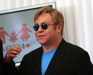 Одинокий статус Элтона Джона