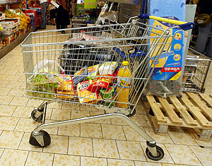 Грабил и угрожал