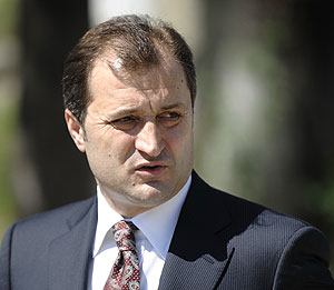 В отношениях с Россией надо перейти от слов к делу