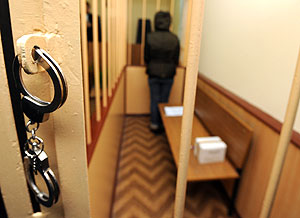 "Алтын" продолжает тонуть