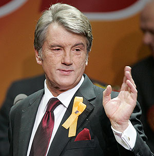 Шагая против России