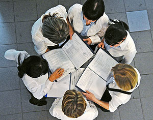 Банкиры стали получать больше