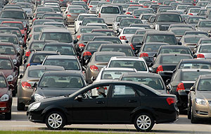 Импорт машин четвертовали