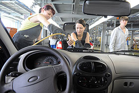 "АвтоВАЗ" сократится на 5 тыс человек