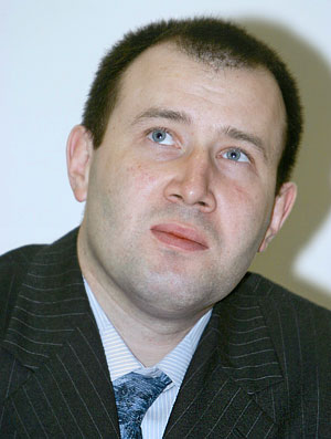 Политик-педофил сбежал из-под стражи