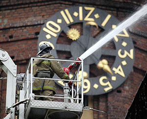 Пояса затягиваются