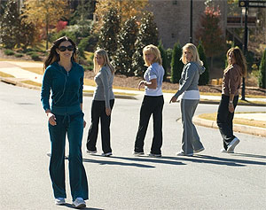 "Маму продам за этот сервиз"