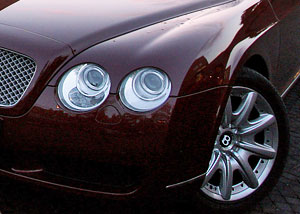 "Бентли" на дороге, сбил и уехал